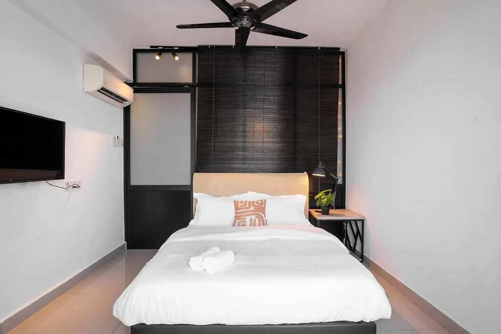 Chic - 4 Bedroom - Projector - Ipoh Town - Sleep8 Lejlighed