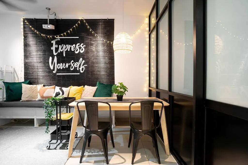 Chic - 4 Bedroom - Projector - Ipoh Town - Sleep8 Lejlighed
